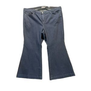 NWT Torrid Dark Wash 28 Short Flare Wide Leg Denim Jeans Womens Plus